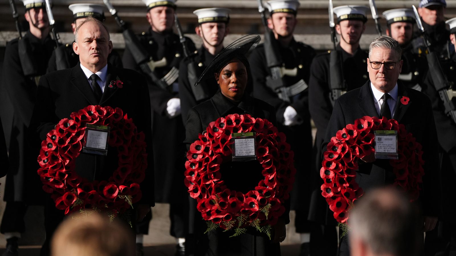 King leads nation in two-minute silence during Remembrance Sunday ...