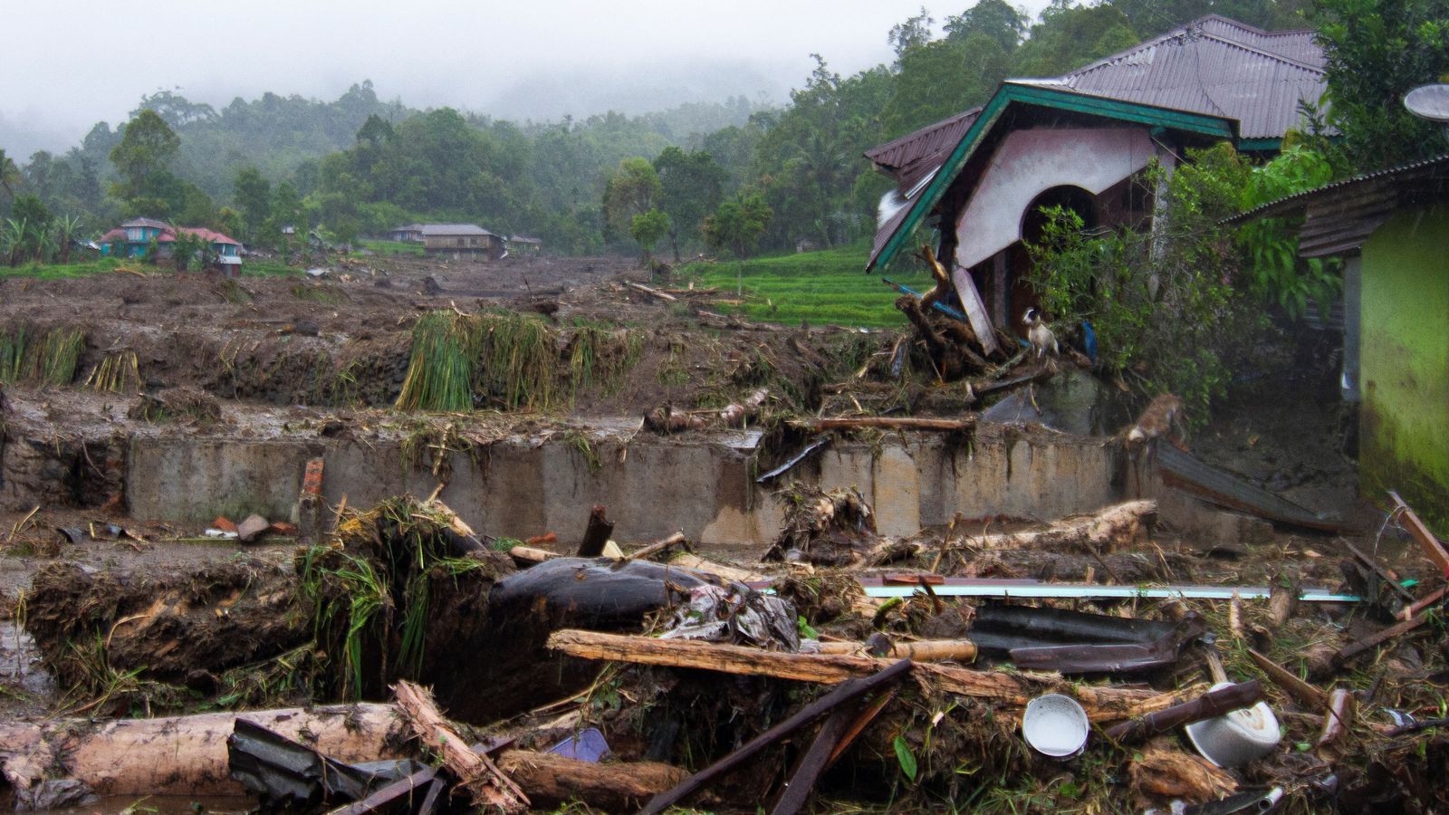 More than 800 people have died in flooding in Indonesia, Sri Lanka and ...