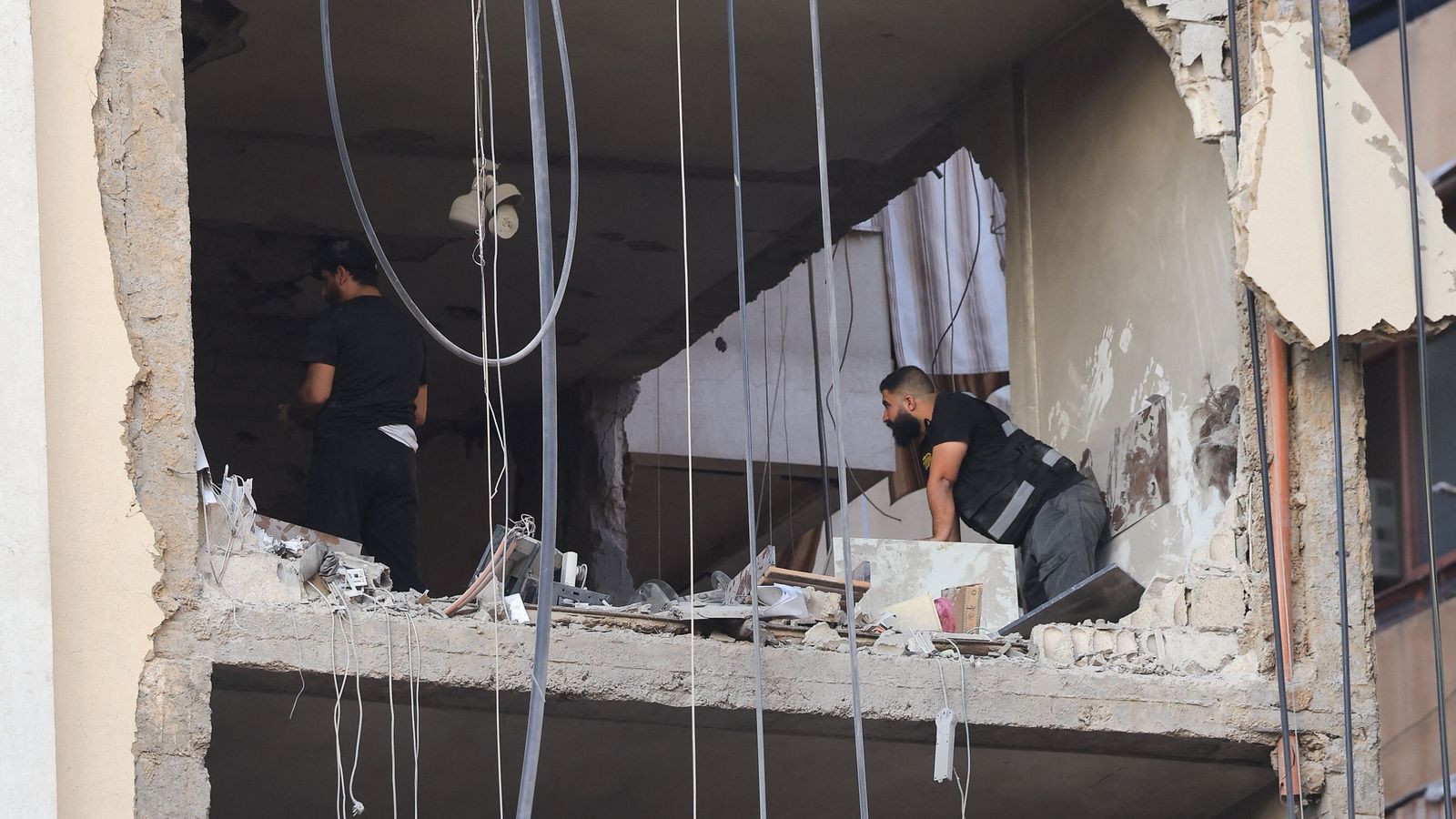 Israel ataca Beirut por primera vez en meses, diciendo que apuntaba al jefe de gabinete de Hezbolá | Noticias del mundo