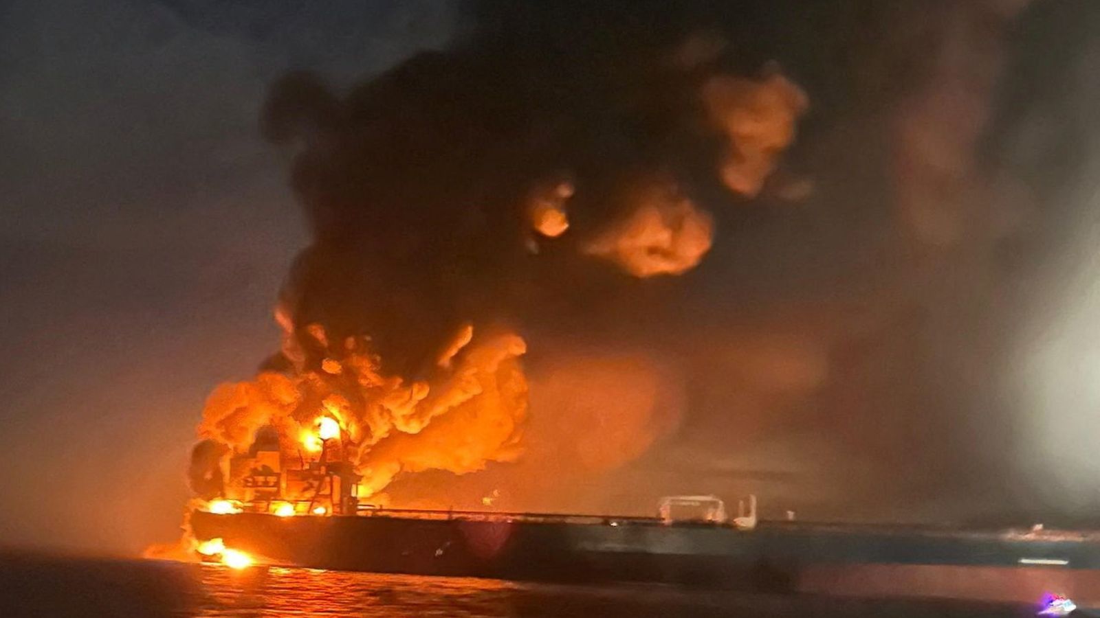 Ukrainian officials head to US for peace talks while dramatic footage shows Russian oil tankers being hit