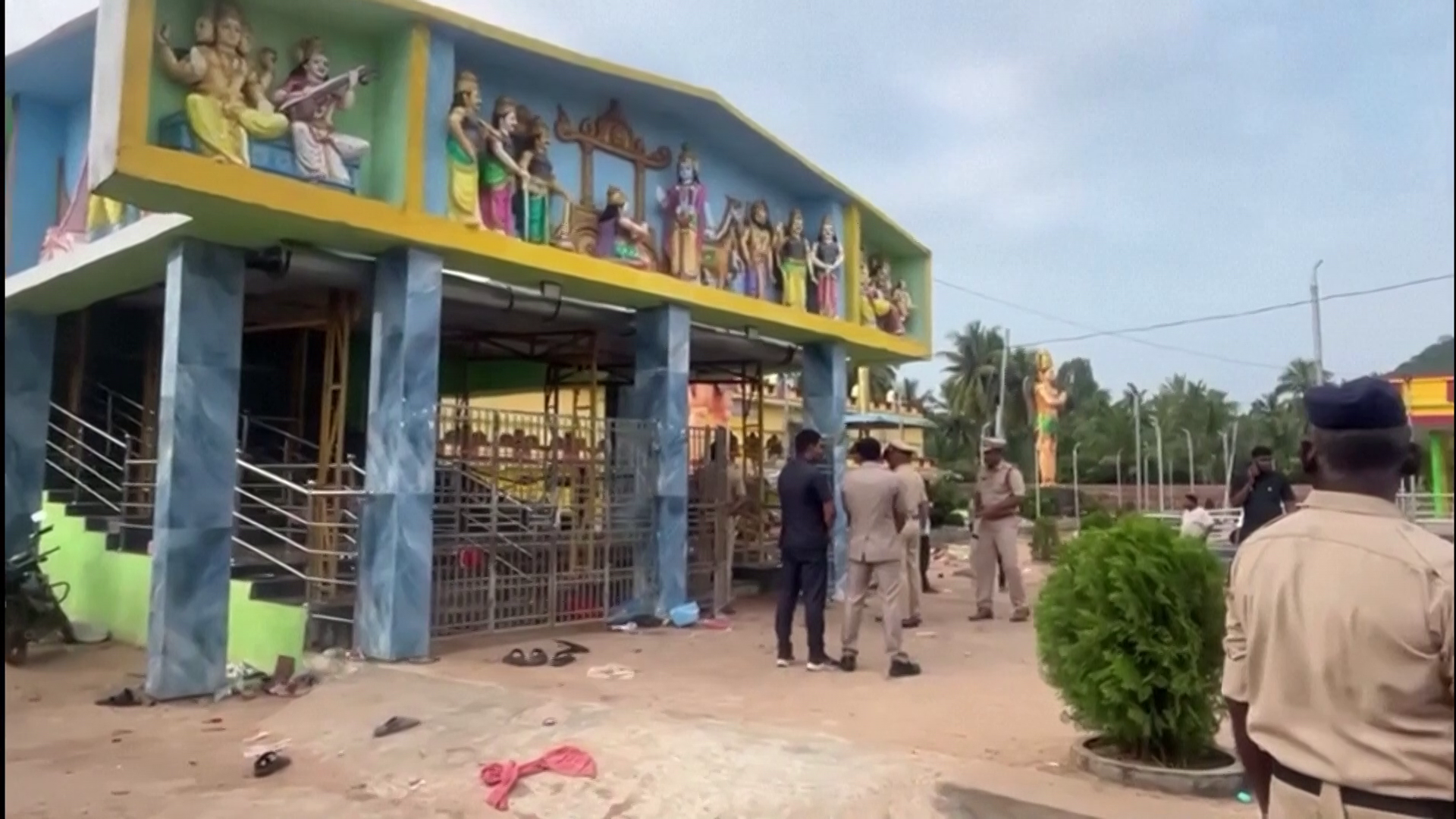 Nine dead in crowd crush at temple in India