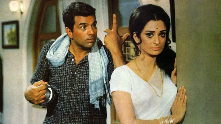 Dharmendra in Aadmi Aur Insaan with Saira Banu
Pic: Kobal/Shutterstock
