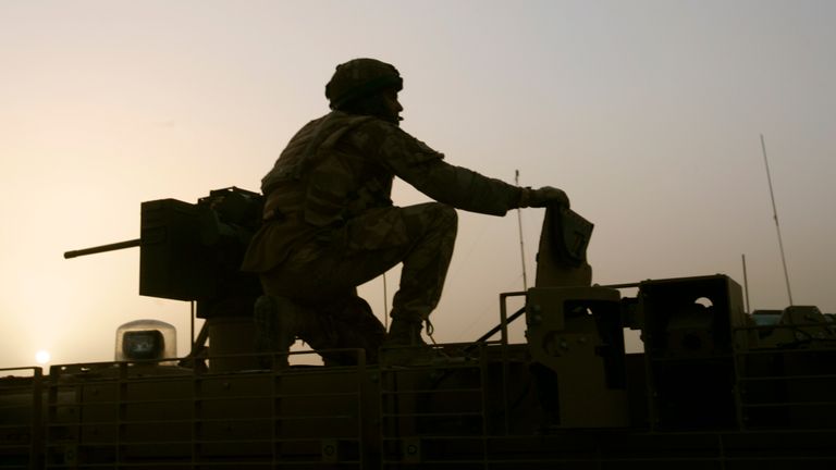 Brytyjski żołnierz w Lashkar Gah w Afganistanie w 2010 r. Zdjęcie pliku: Reuters