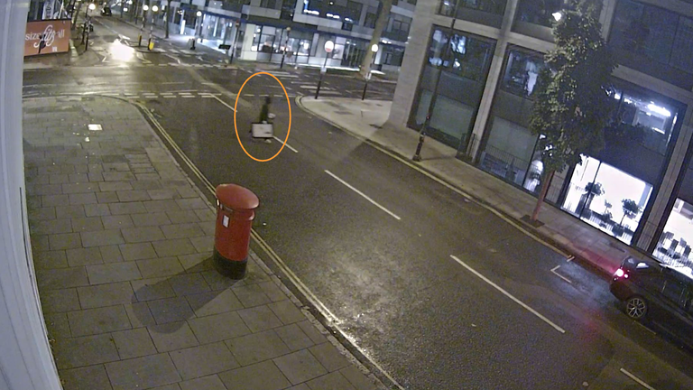Fraser was caught on CCTV taking the painting away from the gallery. Pic: Metropolitan Police