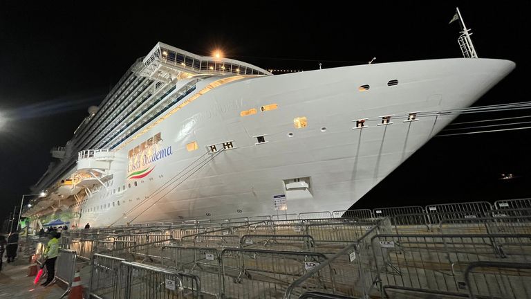 skynews-cruise-ship-cop30_7089991 Nos bastidores da COP30: como chegaram ao acordo final | Notícias de ciência, clima e tecnologia