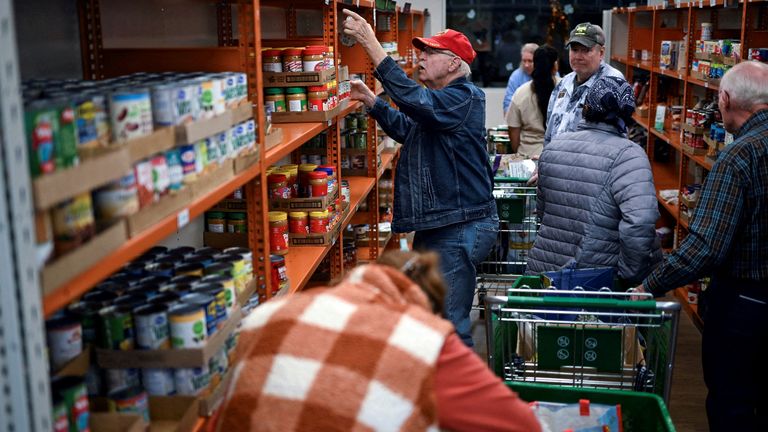 skynews-foodbank-government-shutdown_7071955 Desligamento do governo: que impacto isso está tendo sobre os americanos comuns? | Notícias dos EUA