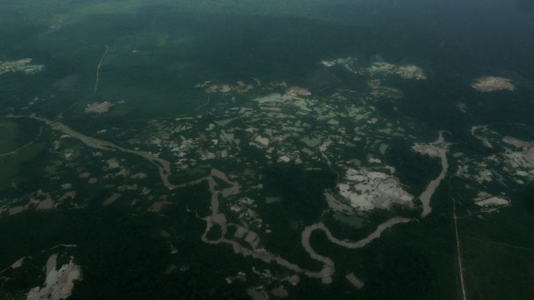 天空新聞拍攝到卡亞波原住民領地的非法金礦開採