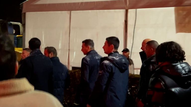 Nie wszyscy są fanami młodego pretendenta