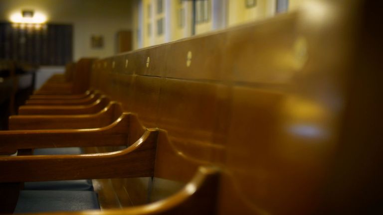 Adrian Daulby'nin oturduğu sıra