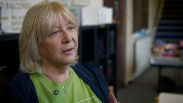 Geraldine Simon sinagogdaki Mitzvah Günü'nün organizatörüdür