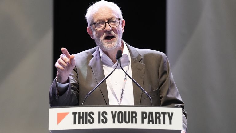 Jeremy Corbyn przemawia na zakończenie konferencji Your Party w Liverpoolu. Zdjęcie: PA