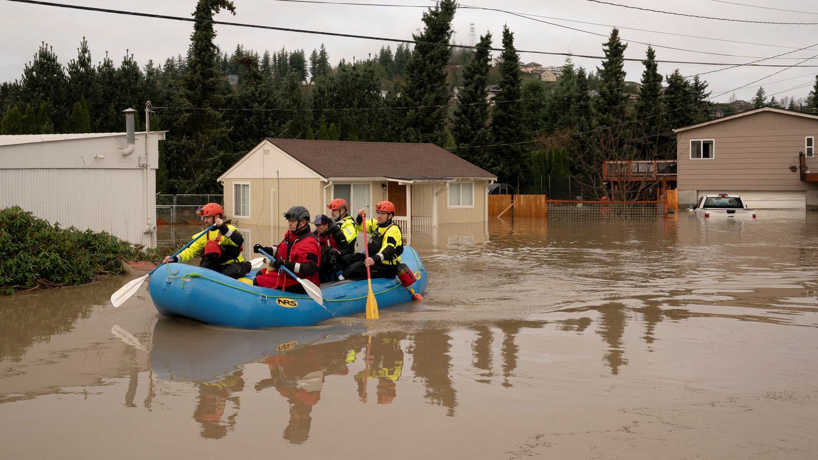 Washington state flooding forces entire city to evacuate as rivers ...