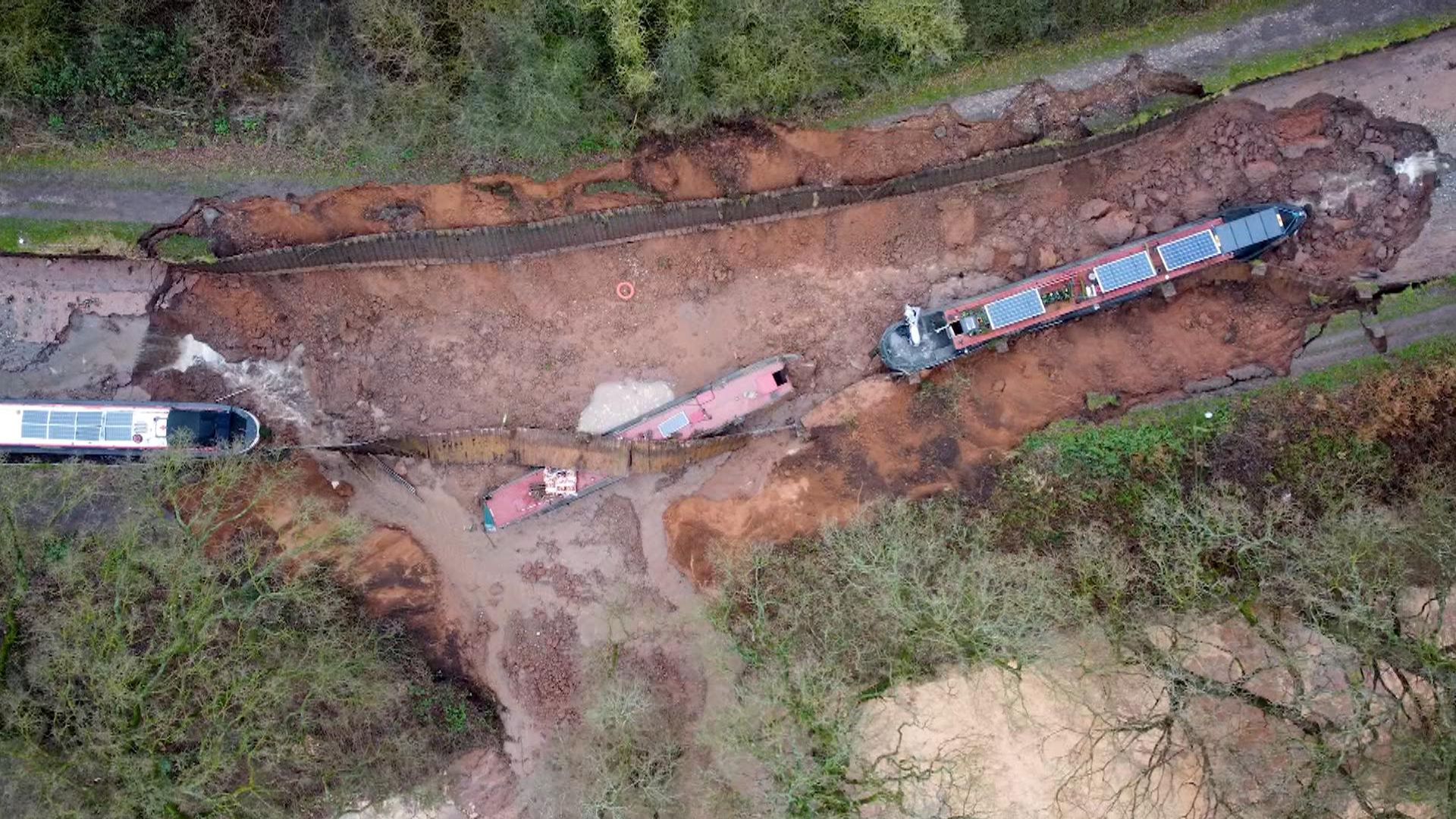 Major incident declared as sinkhole drains canal and swallows narrowboats