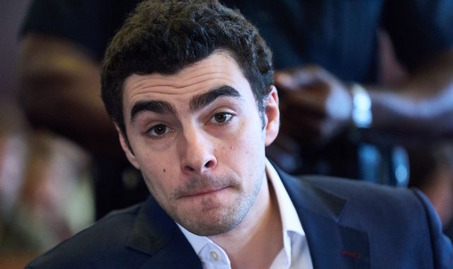 Man charged with impersonating FBI agent in apparent bid to free Luigi Mangione from New York jail