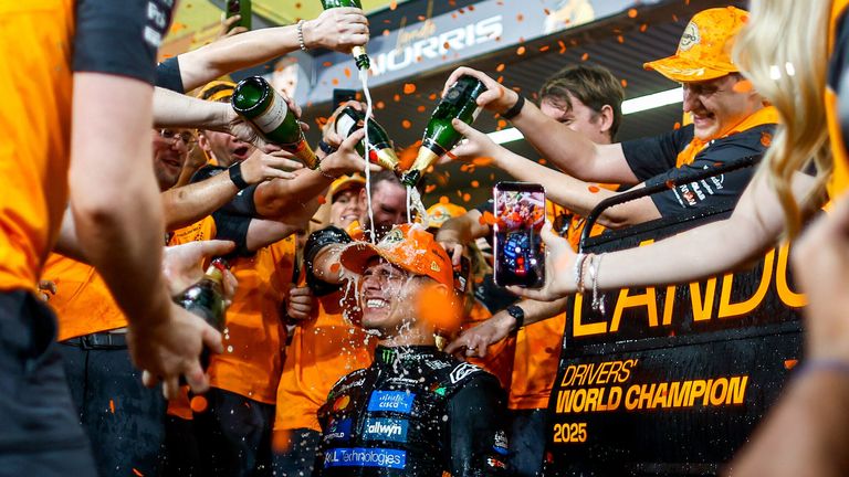 Pic: Hoch Zwei/picture-alliance/dpa/AP