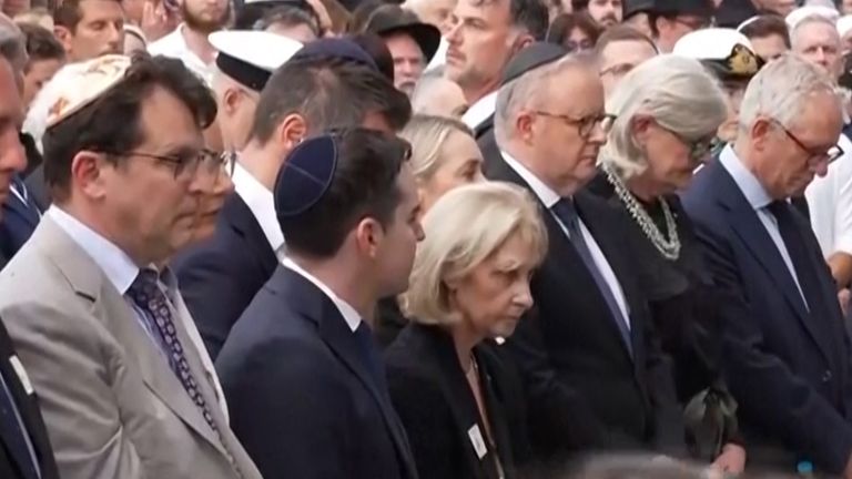 Thousands of mourners gathered at Bondi Beach to mark a week since two gunmen targeting a Jewish community festival killed 15 people.