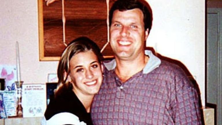 Jennifer Kesse, que desapareceu aos 24 anos, com seu pai Drew Kesse. Foto: Drew Kesse