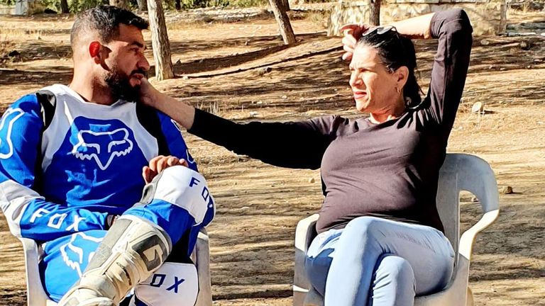 他和他的母親塔利克私奔了。照片：人質和失踪家庭論壇