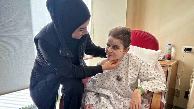 Aseel in hospital with her mother Amina