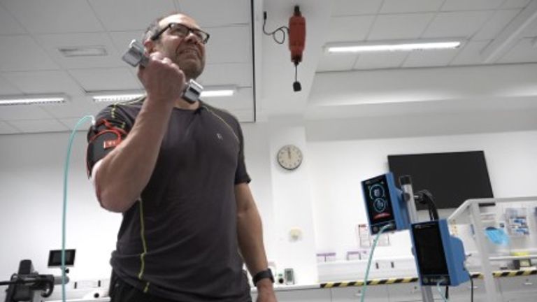 2kg, sounds easy? Not when you have an  inflatable cuff wrapped around your arm