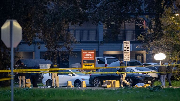 Müfettişler Pazar günü olay yerini inceleyecek. Resim: AP