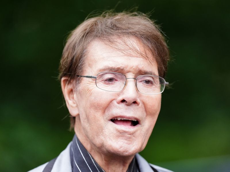 Cliff Richard treated for prostate cancer