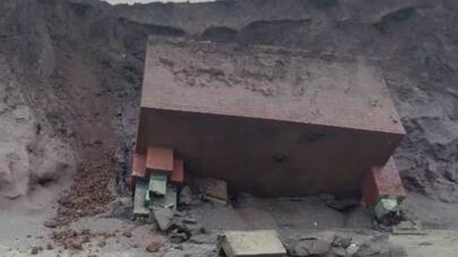 Nuclear bunker falls off Yorkshire cliff