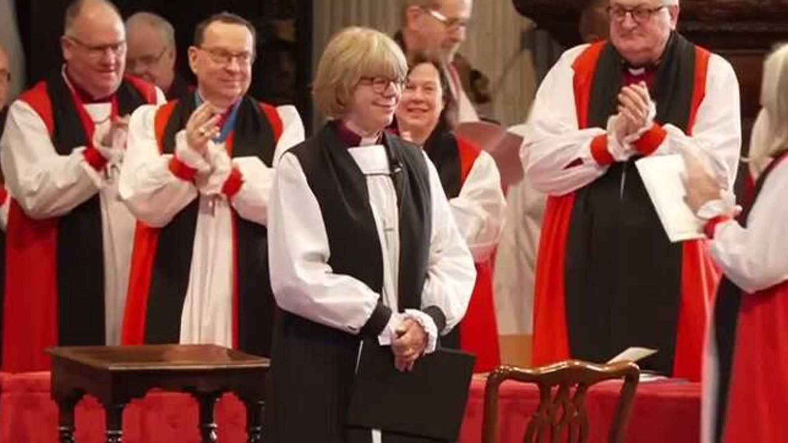 Moment first female Archbishop of Canterbury Dame Sarah Mullally confirmed