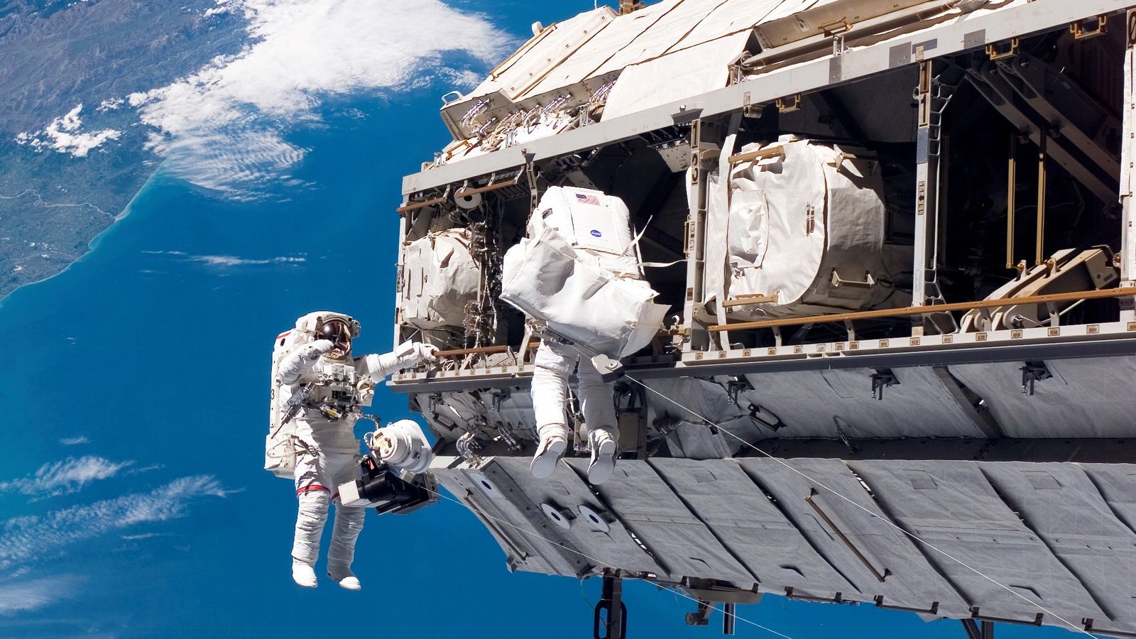 New study finds astronauts' brains change after space travel