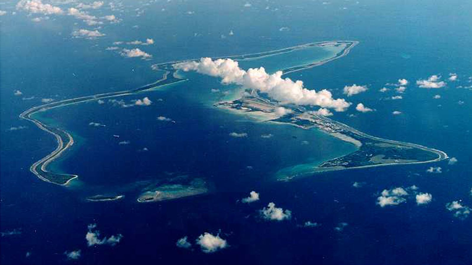 As Trump brands decision 'act of great stupidity' - what is in the Chagos Islands deal?