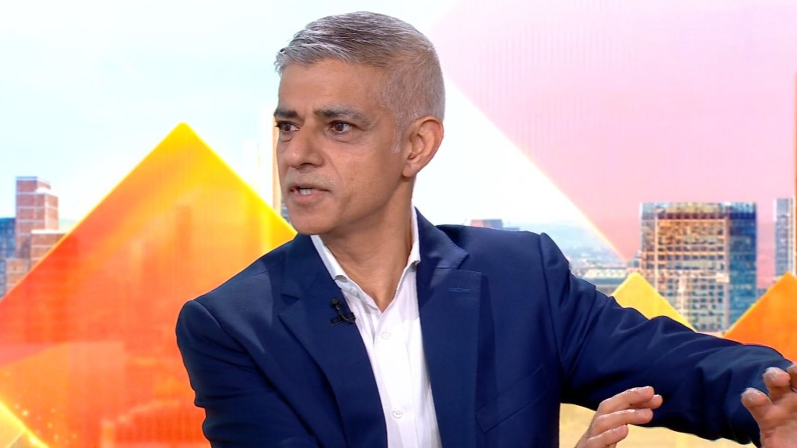 'Don't let bullies win', says Sadiq Khan to New York City mayor on ...