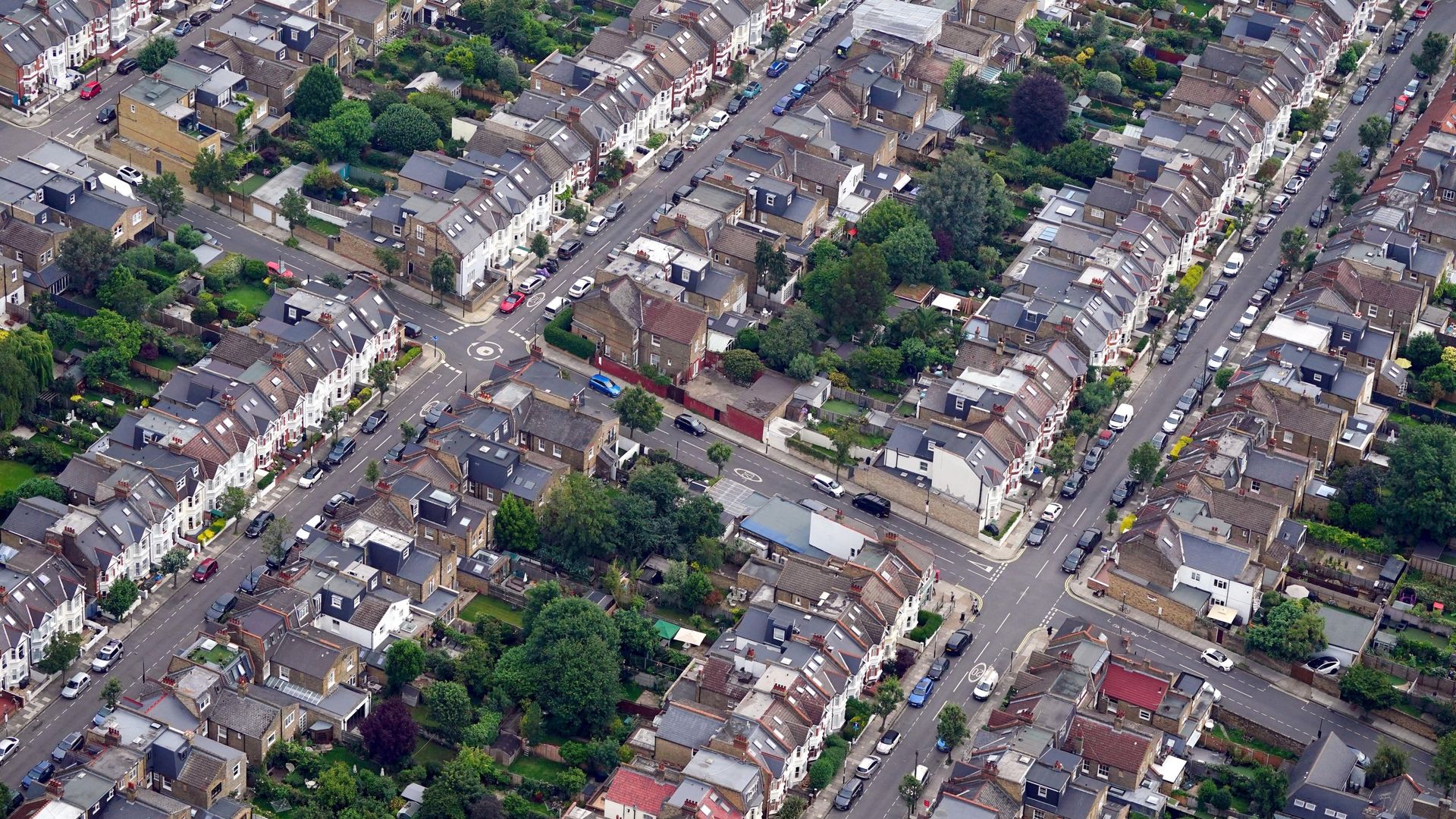 Millions to benefit as minister announces cap on 'scam' ground rents