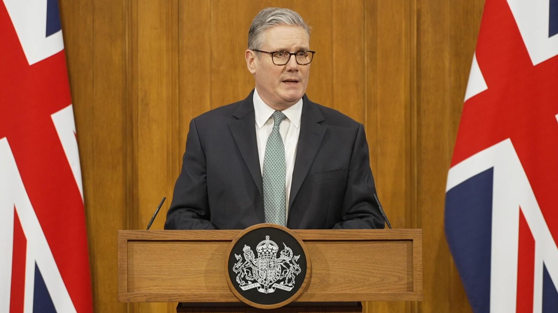 Trade war 'not the right way to resolve our differences', says Starmer