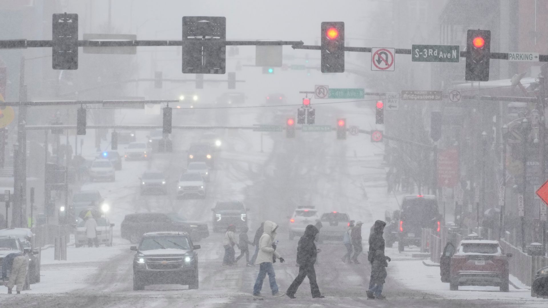 140,000 without power in US as storm stretches from Colorado to New England