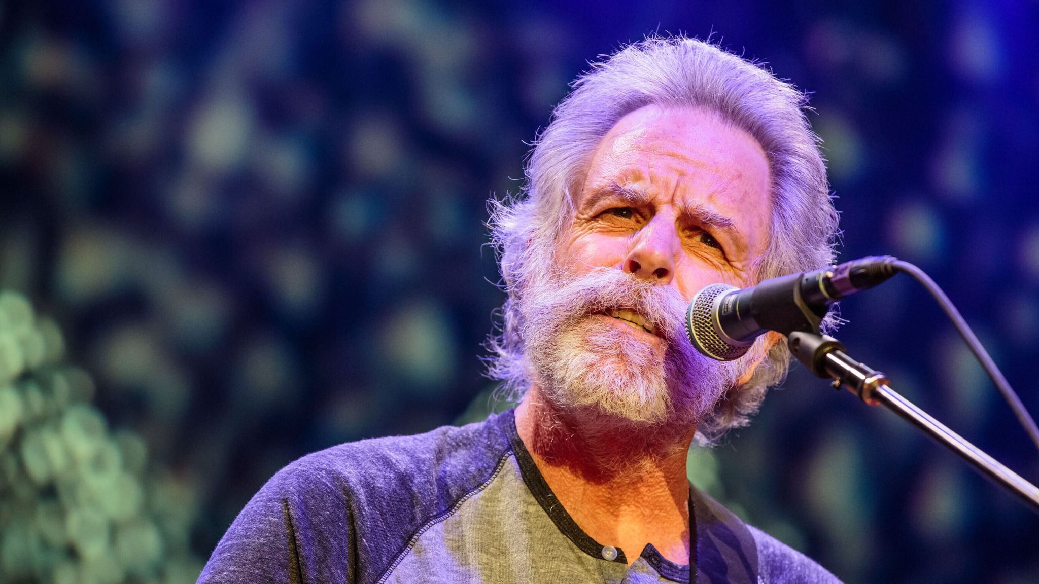Grateful Dead singer and guitarist Bob Weir has died | Ents & Arts News | Sky News