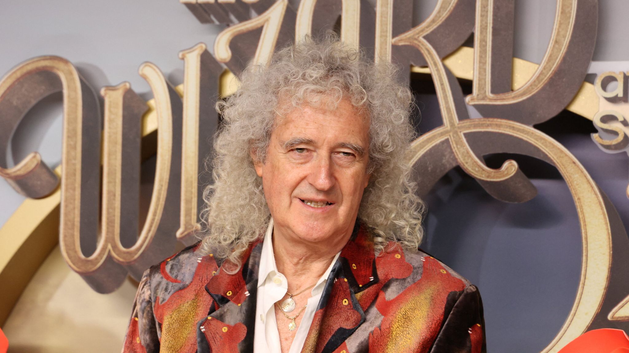 クイーン Queen VIP ツアーグッズ Brian May 実使用ピック skynews-brian-may-