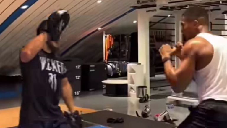 Anthony Joshua back in the gym. Pic: AnthonyJoshua/Instagram