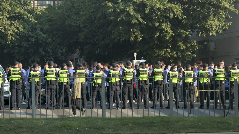 A heavy police presence at a days-long protest held by workers at the Yi Li Sheng factory in Shenzhen in December