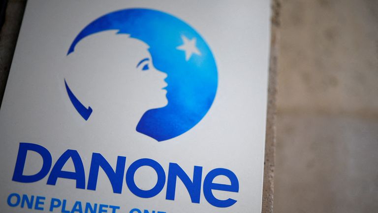 Obydwa przedsiębiorstwa dotknięte oddzielnymi wycofaniami. Zdjęcia: Reuters