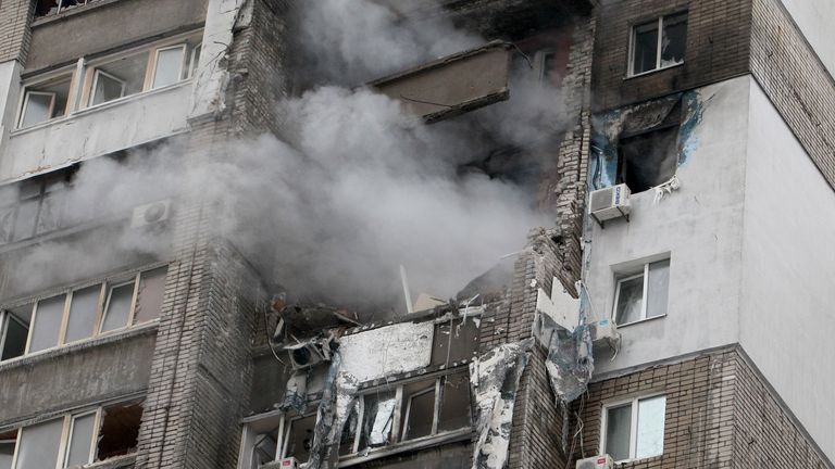 As consequências do ataque de drones russos no Dnieper. Foto: Mykola Miakshykov/Ukrinform/Imagens de capa/AP   