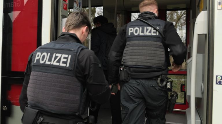 Polícia faz buscas em trem transfronteiriço