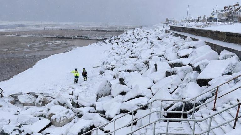 Aramalar 'son derece zor' şartlarda gerçekleştirildi. Resim: HM Sahil Güvenlik 