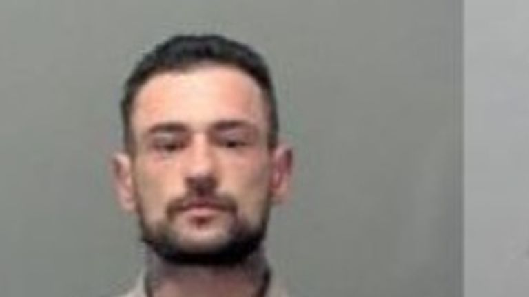 Kieran Humphreys będzie musiał odsiedzieć 21 lat, zanim będzie można ubiegać się o zwolnienie warunkowe. Zdjęcie: Policja z Bedfordshire