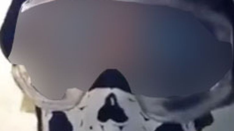 Genç suçlamaları reddediyor. Resim: Duncan Gardham / CPNE