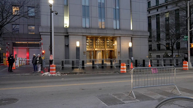 Maduro'nun Pazartesi günü duruşmaya çıkacağı New York'taki adliye binası