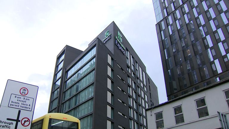Olayın meydana geldiği Manchester'daki Holiday Inn Express.