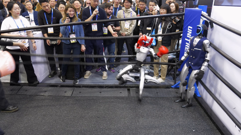 Robot birkaç kez iplere takıldı