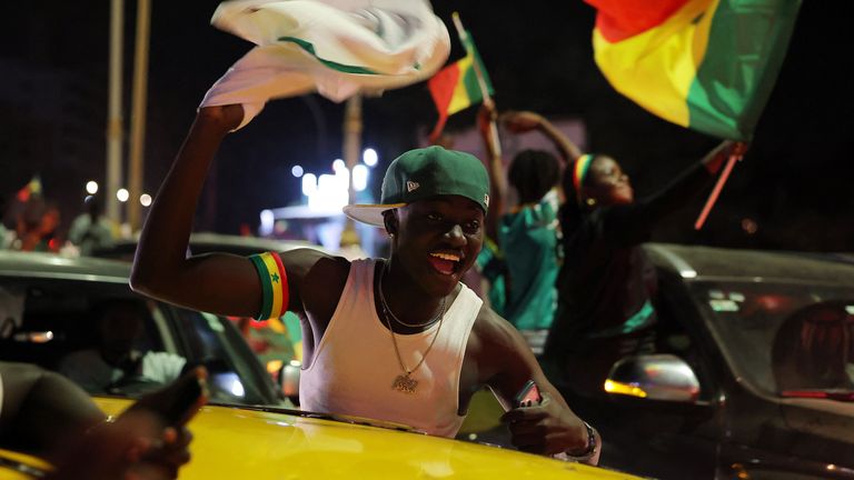 Los aficionados senegaleses celebran. Imagen: Reuters