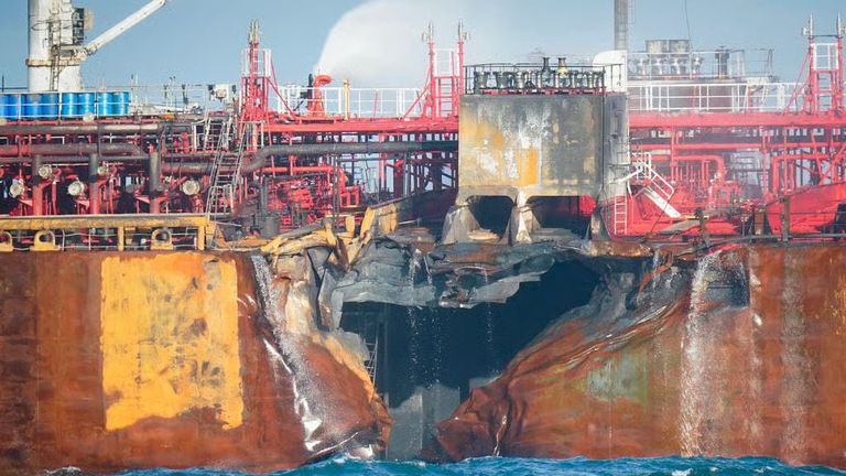 Uszkodzenia tankowca Stena Immaculate po uderzeniu w niego przez rzekę Solong w pobliżu ujścia rzeki Humber w marcu ubiegłego roku