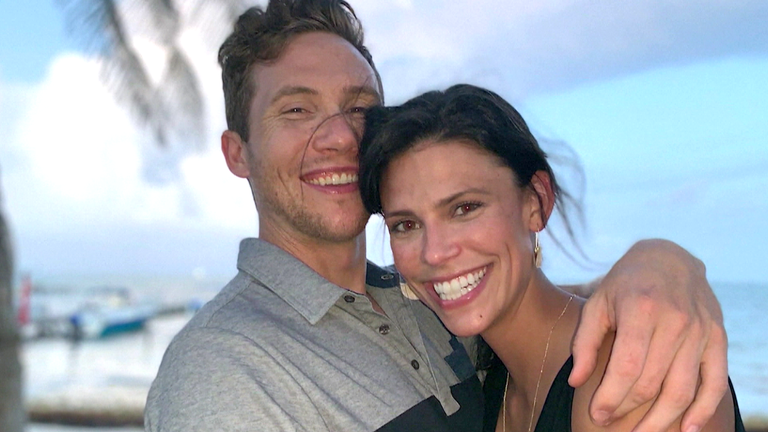 Monique ve Spencer Tepe, düğün videolarına göre Ocak 2021'de Columbus'ta evlendiler. Resim: NBC Haberleri